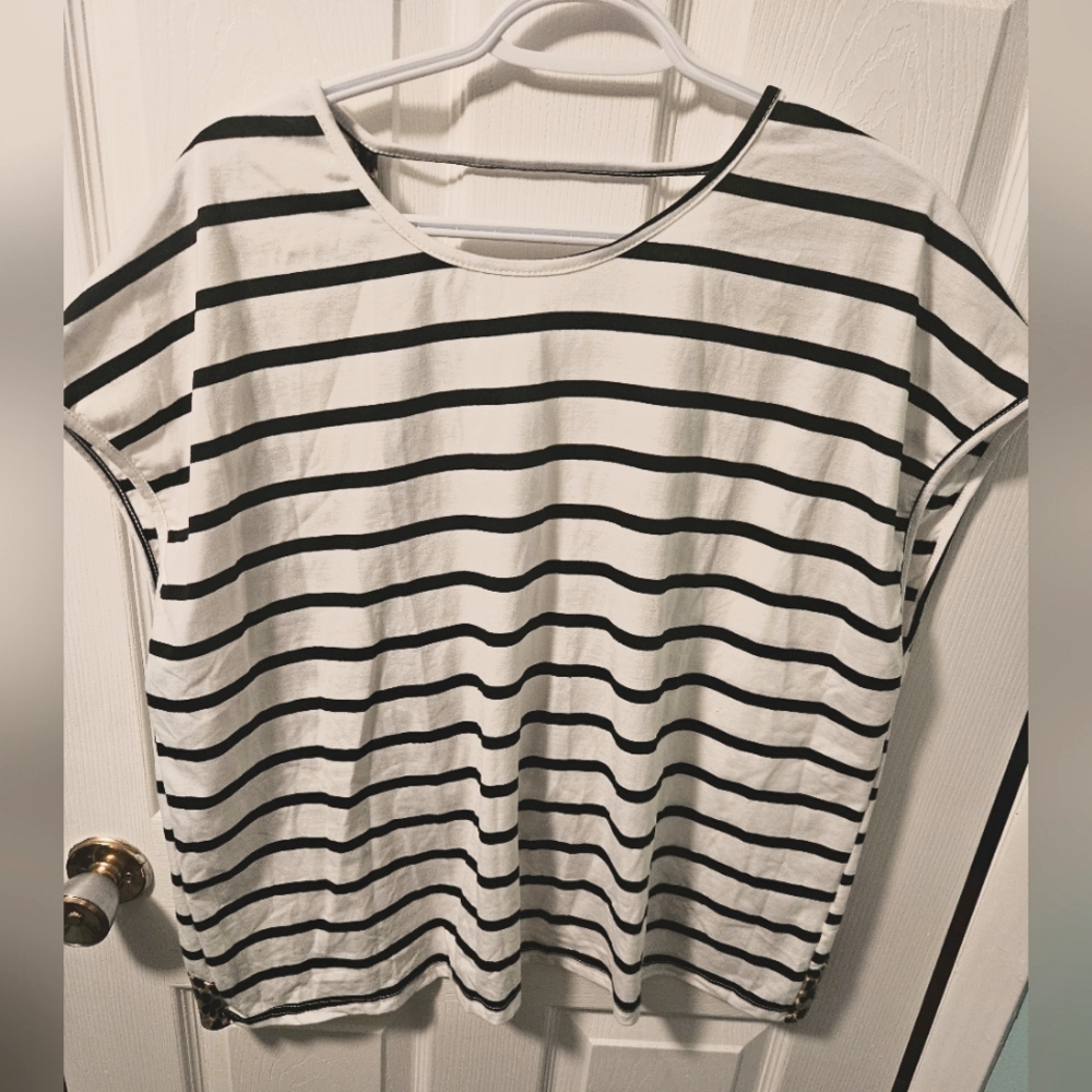 New Fun Open Back Ladies Casual Tee
